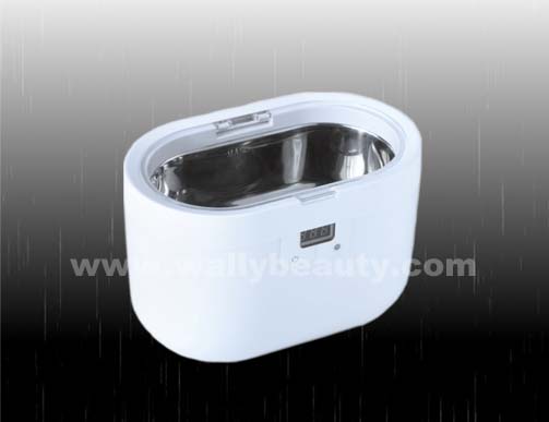 Ultrasonic nail cleanser