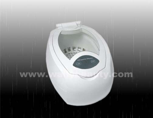 Ultrasonic nail cleanser